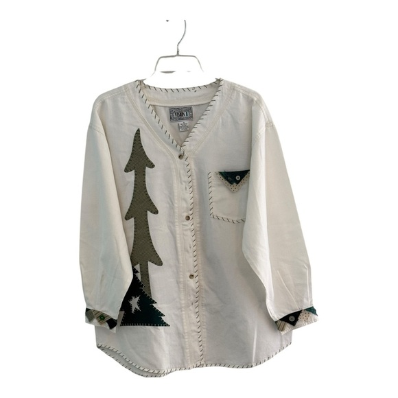 Vision Apparel Tops - Vintage Stitched Christmas Tree Print Button Up Shirt Size Medium Oversized